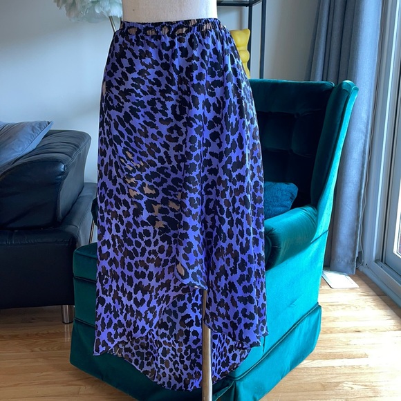 Witchery beautiful skirt - Picture 1 of 8